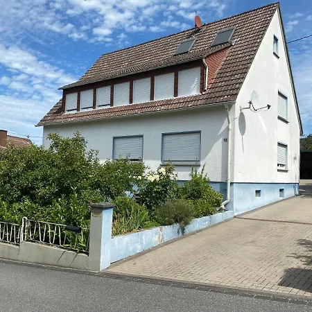 Apartment Helle Moderne Ferienwohnung, Naehe Koblenz Am Rhein Weitersburg